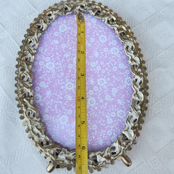 Ornate Filigree Oval Picture Frame for a 5x7 Inch Photo, Gold and White with Glass, Easel Back or Wall Mount