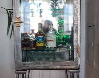 Vintage polierter Arztschrank auf Haarnadelbeinen 1970 '
