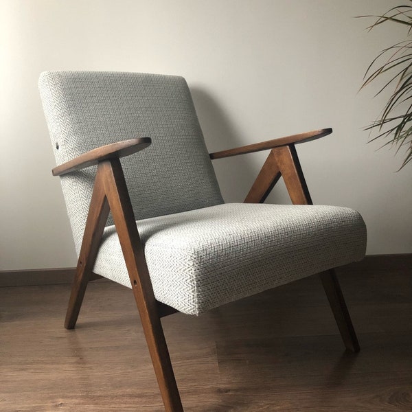 Fauteuil vintage gris à chevrons B310 Var 1970