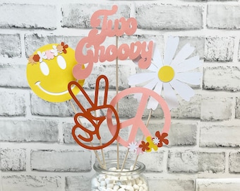 Dos Groovy Party Centerpiece, Two Groovy Birthday Decor, Woodstock Birthday Decor, Two Groovy, Custom Parties by PartyAtYourDoor en Etsy