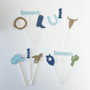 Erstes Rodeo Geburtstagsdeko Erstes Rodeo Cupcake Topper Blau Benutzerdefinierte Partydeko von PartyAtYourDoor auf Etsy