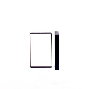 Peut inclure: Deux pieds de table en m&eacute;tal noir, l'un est un cadre carr&eacute; et l'autre est une seule pi&egrave;ce rectangulaire.