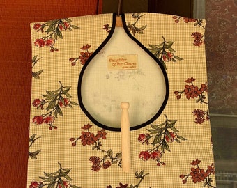 Clothes Pin Bag Vintage Style with Removable Wooden Hanger in an Attractive  Floral Print. It Makes a Great Gift! Handmade at Home in USA