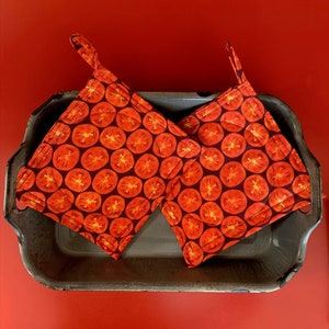 Tomato Potholders Farm Style set of 2 Cotton Quilted Hot Pads Durable 3 Layer Insulation & Hanging Loop. Makes a Great Gift! Handmade in USA