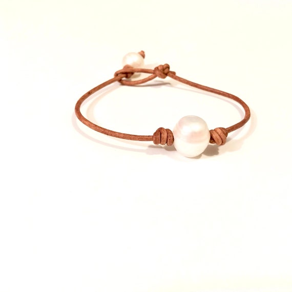 Classic Single Pearl & Leather Bracelet - Etsy