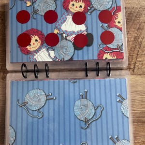 Libro della sfida del risparmio di Raggedy Ann & Andy // Risparmia 250 // 11 buste plastificate gratta e vinci