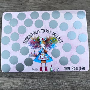 Pillen schleudern, um die Rechnungen zu bezahlen Einsparungen Herausforderung || Sparen Sie 150 || Lustige Krankenschwester/Medizinische Scratch Off Spar-Challenge