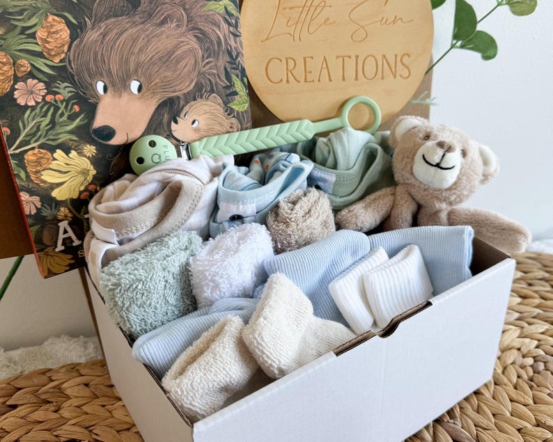 SMALL Baby Shower Hamper I Newborn Gift Hamper I New Baby Gift I Mum and Bub Hamper I Gender Neutral Gift Box image 8