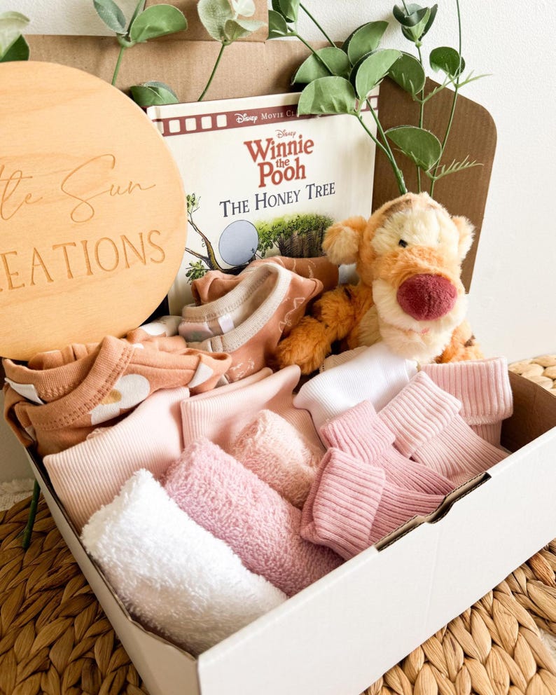 SMALL Baby Shower Hamper I Newborn Gift Hamper I New Baby Gift I Mum and Bub Hamper I Gender Neutral Gift Box image 14