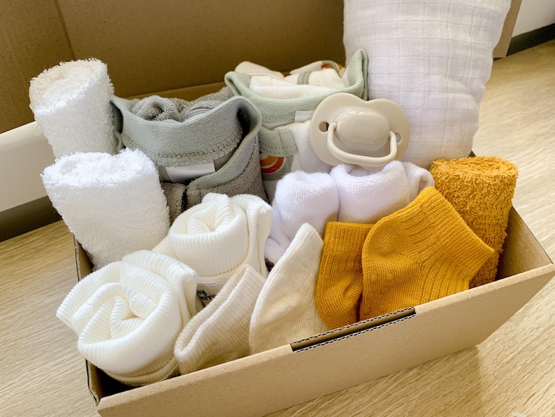 SMALL Baby Shower Hamper I Newborn Gift Hamper I New Baby Gift I Mum and Bub Hamper I Gender Neutral Gift Box image 15