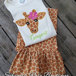 Safari outfit, Giraffe, giraffe outfit, giraffe applique, first birthday, girls boutique outfit, girls clothing, baby girls clothing
