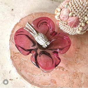 Plato de cristal de Murano soplado de arte de mediados de siglo, arte de cristal italiano coleccionable moderno en forma de flor rosa