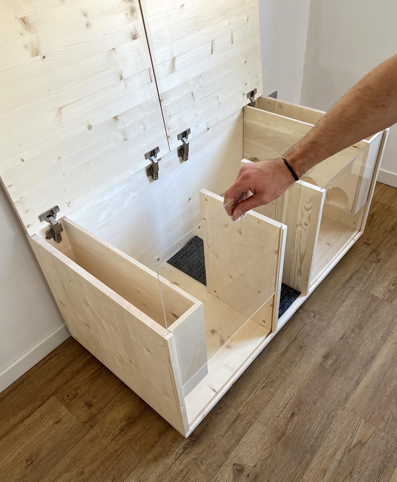Double Bunny Hutch Build Plans: DIY Rabbit Litter Box With Feeder ...