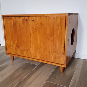 Gabinete de caja de arena moderno de mediados de siglo con apertura de puerta doble y entrada lateral, gabinete de caja de arena para gatos, muebles para gatos Light walnut