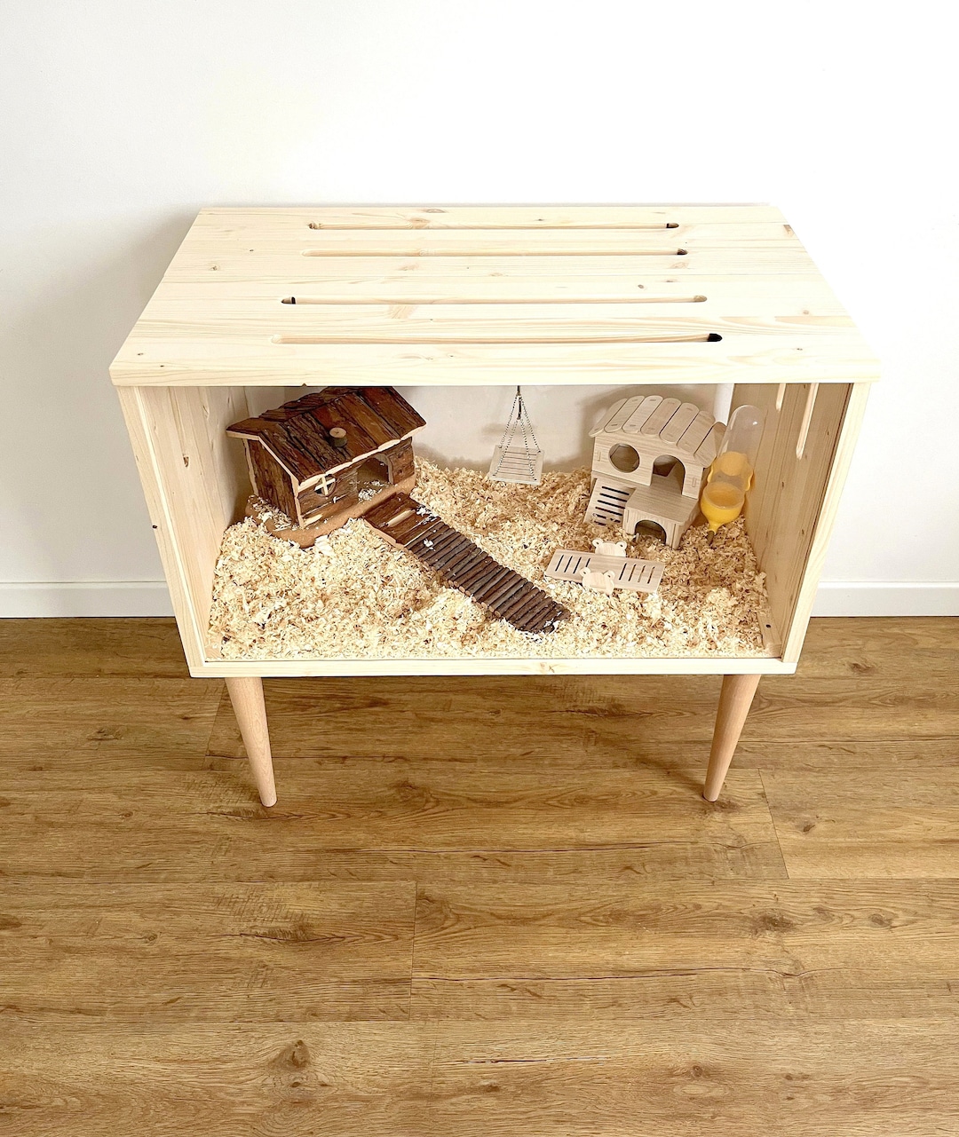 ミッドセンチュリーモダンハムスターケージ：木製ハムスター家具