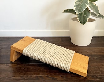 Sturdy Floor Cat Scratcher: Spruce Wood and Sisal Scratching Post, Cat Play Furniture