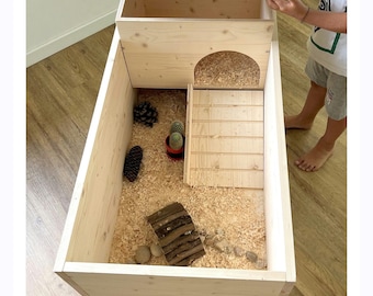 Soporte de mesa moderno de mediados de siglo para tortugas: terrario elevado para tortugas y cobayas.
