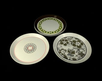 Vintage Mikasa Country Gingham Dinner Plates, Set of Eight, Yellow
