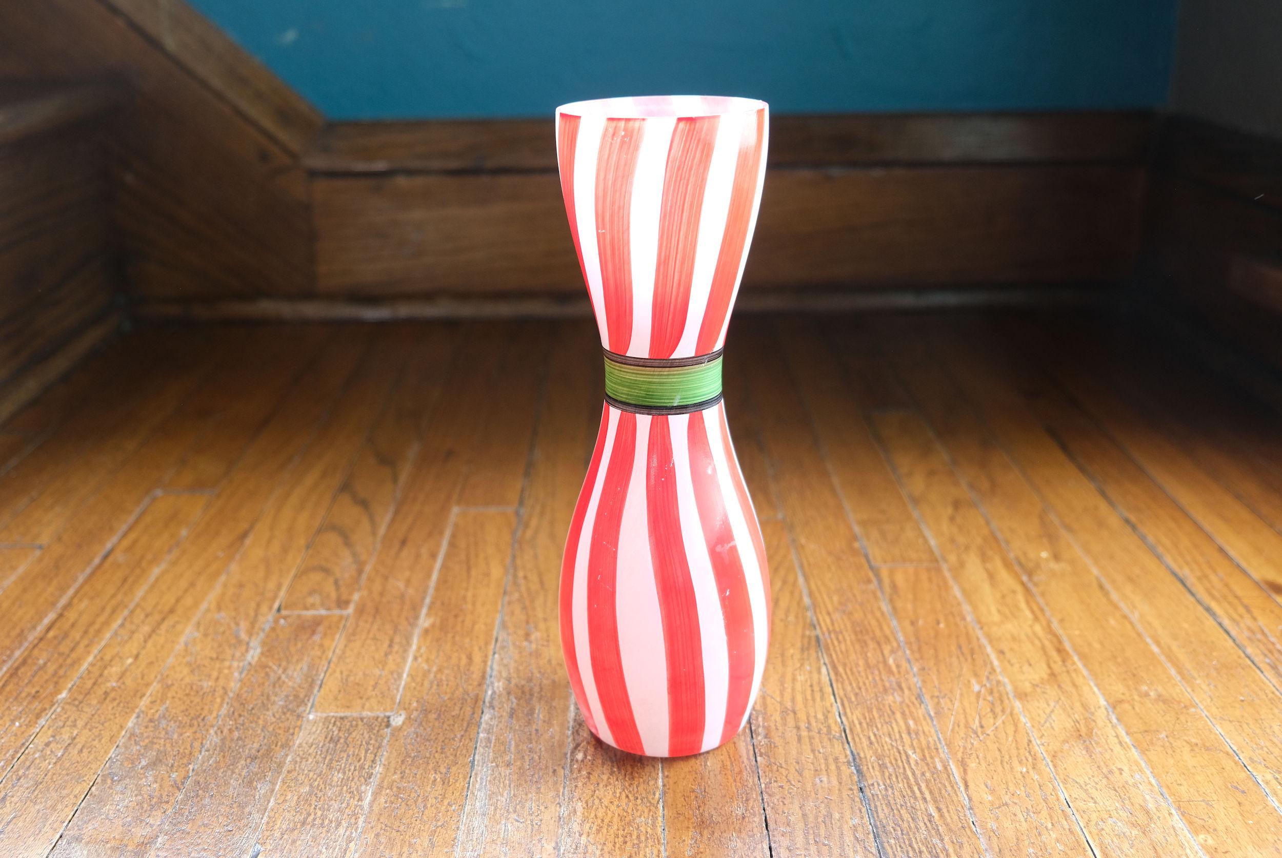 花瓶・フラワースタンド Kosta Boda Artist Collection - Ulrica HV Kosta Boda リボン シリーズ 花瓶 by Ulrica Hydman Vallien - Etsy 日本