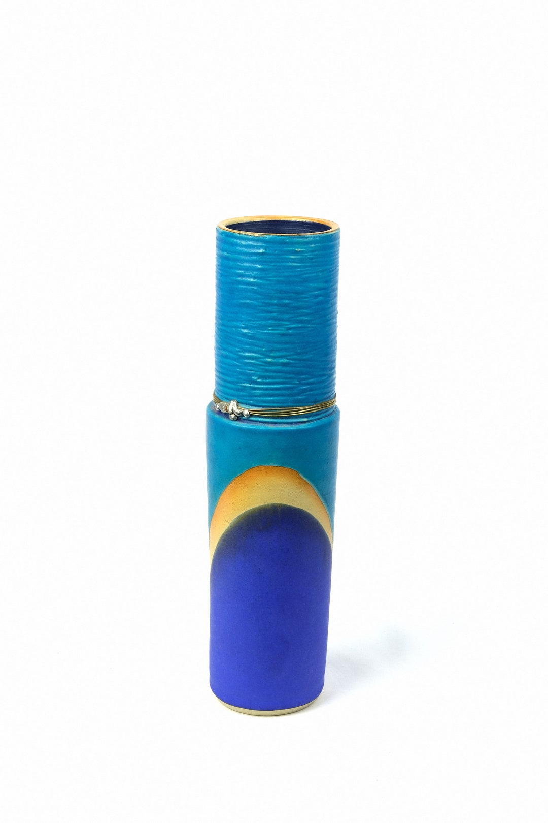 青い陶器の円筒形花瓶 銅線ディテール付き青い円筒形花瓶 - Etsy 日本