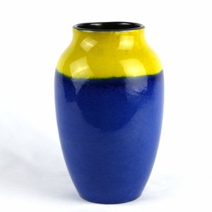 Colorful Carstens Vase