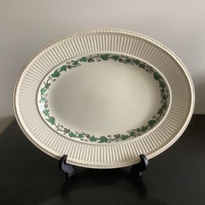 Wedgwood Edme Stratford, große ovale Servierplatte. 35,5 cm x 27,5 cm.  Neu und unbenutzt