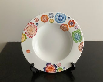 Villeroy and Boch Anmut Bloom very rare large pasta plate / rim soup bowl. 9.5  Inches. New and unused.