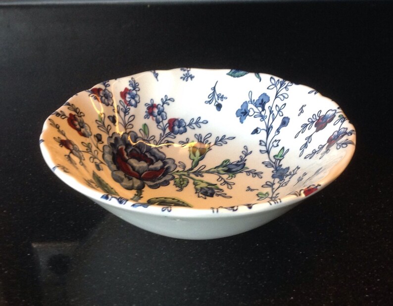 Johnson Brothers Rose Chintz Blue coupe cereal bowl little scale 5,91 Inches Unused