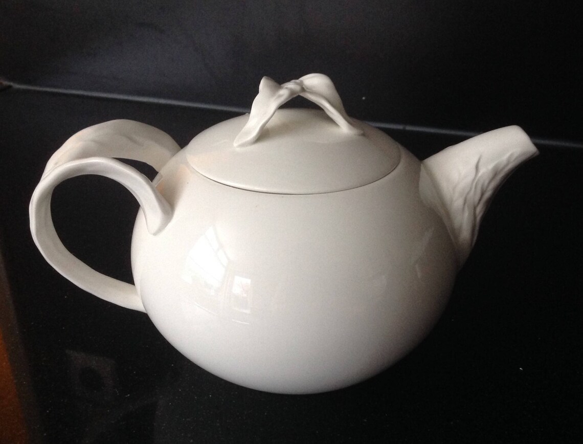 Villeroy and Boch Foglia beautiful teapot from the Foglia Etsy