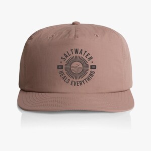 El agua salada lo cura todo. Gorra de surf. Sombrero de olas. Sombrero de playa. Regalo para surfistas. Gorra de surf. El agua salada lo cura todo. Gorra de surfista. Agua salada. imagen 4