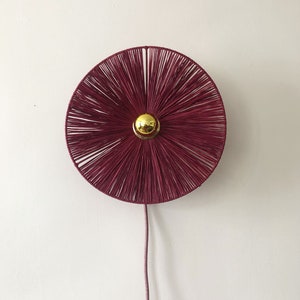 Nomadic light wall lamp in burgundy raffia FIORE ROSSO