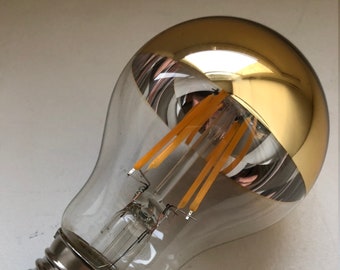LED-Glühbirne mit goldenem Sockel E27