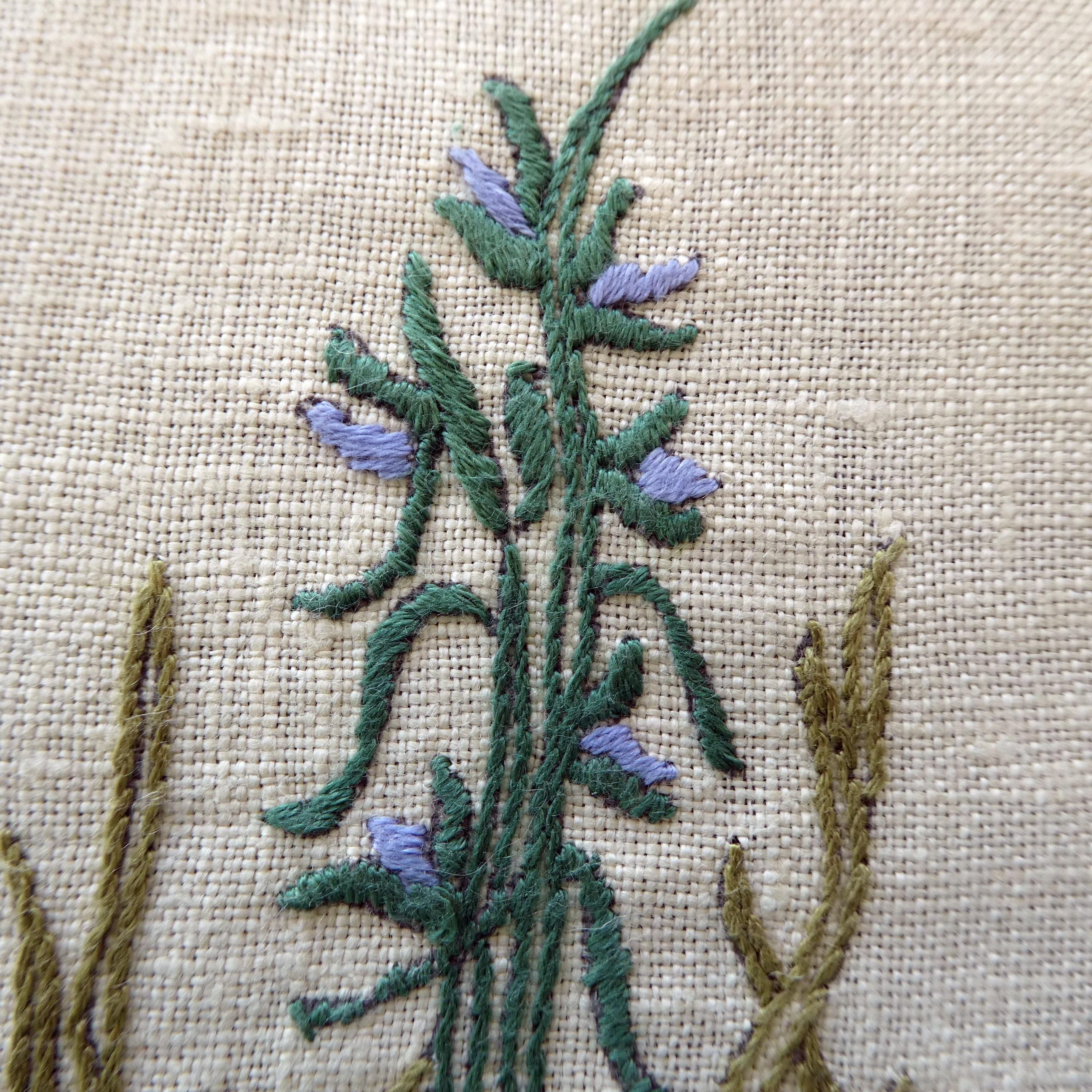 ハンドメイド アオサギ 手刺繍 手編みレース縁取り テーブルセンター How to make a Chicken scratch embroidered table center