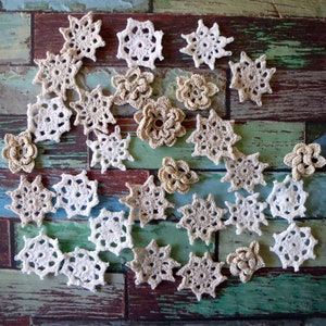 30 mini crochet medallions, white and natural tiny vintage doilies