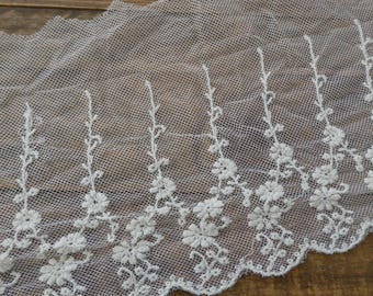 Cream scalloped net lace trim, 14 cm wide, 5 1/2" wide, 5 metres
