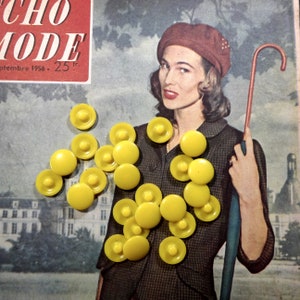 12 vintage yellow shank buttons, 14 mms