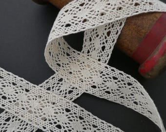 Vintage heavy cream cotton insertion lace, 3 cm wide, 4 metres