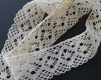 Vintage cream cotton lace trim, Torchon lace, 3 cm wide, 1.7 metres