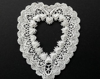 Cream Venise lace applique, heart shaped motif