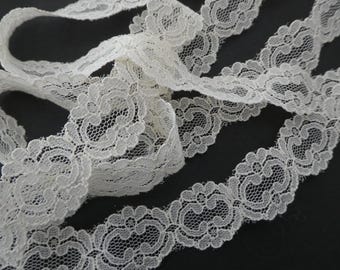 Vintage cream double-sided lace trim, 2 cm wide, 6.7 metres