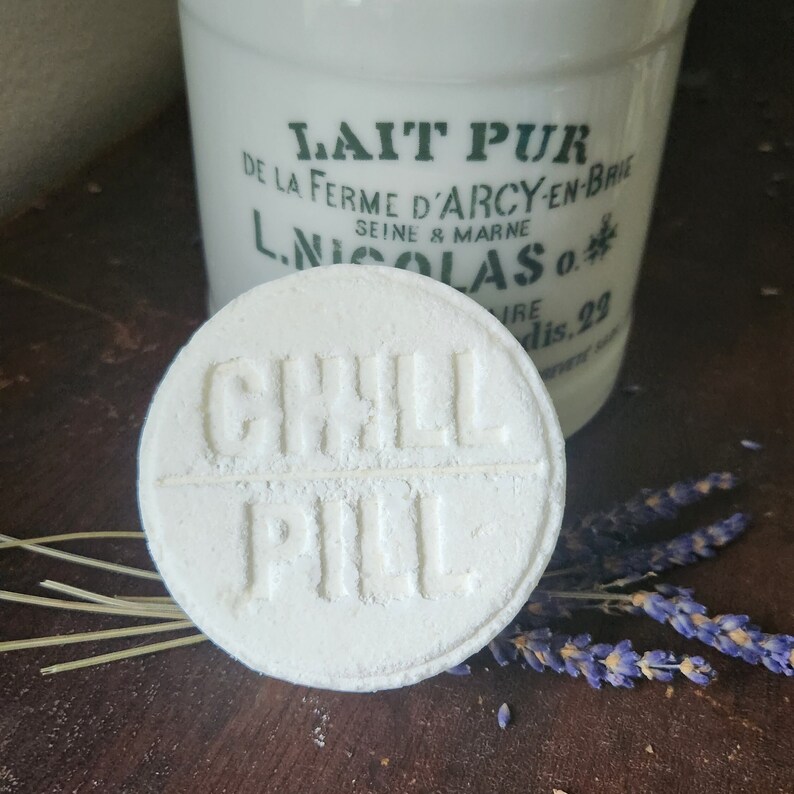 Lavender Bath Bomb | Oregon Locally Grown Small Batch Handcrafted Premium Grosso Lavender Bath Fizz, Bath Soak, Spa, Aromatherapy, Dye Free image 2