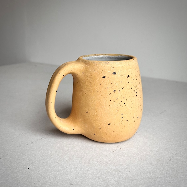 MADE TO ORDER Yellow Mug 16oz, ceramic, pottery, handmade, coffeemug, coffee mug cup, handmademug, potterymug, blackmug sturdy big large mug
