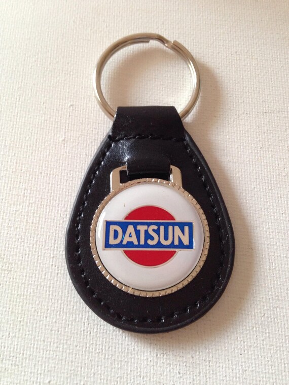 Triumph Green Wreath Logo Quality Black Leather Keyring