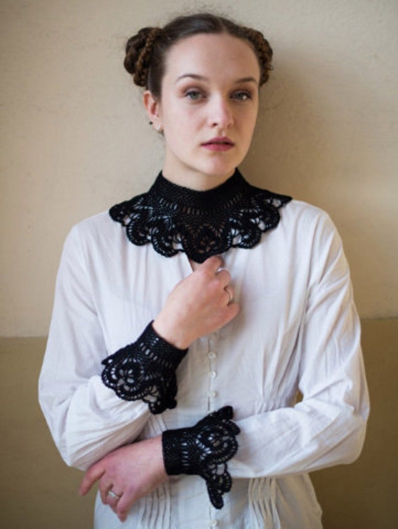 Hand made crochet collars and cuffs detachable collar and cuffs Hand made collar Crochet lace collar White knitted collar Choker Black