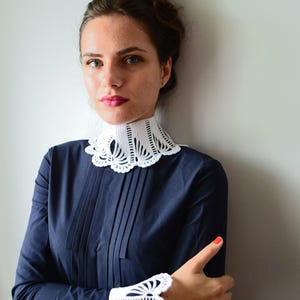 White Crochet Collar and Cuffs Set, Victorian Lace Neck Collar, Handmade Detachable Cuffs, Gothic Vintage Choker, Wedding Blouse Add On