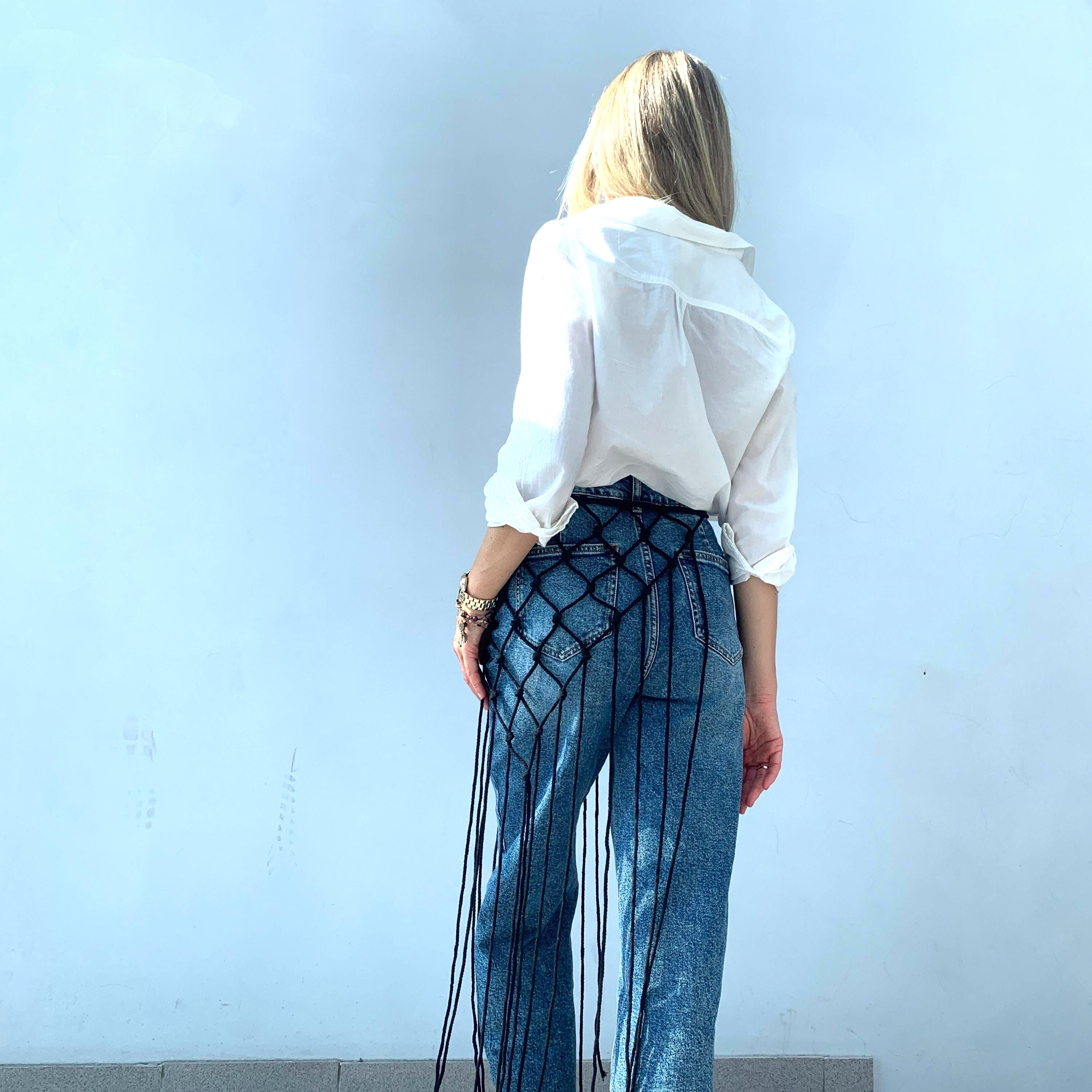 Riu shoulder belt fringe knit ホワイト BELLE BANDAGE JUMPSUIT WITH FRINGE IN WHITE – AKIRA