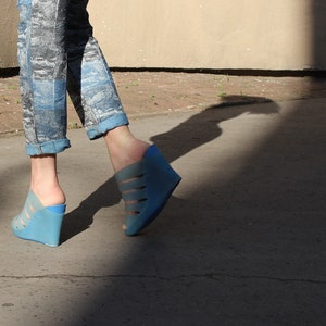 Sabot mule étanche CCILU bleu en mousse et caoutchou talon compensé / Pointure 39 talon compensé