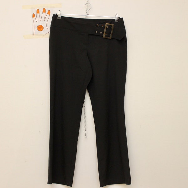 Large size black bootcut pants, large buckle belt closure