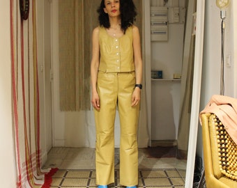 JÜRGEN MICHAELSEN beige leather trousers / High waist / Snap button along the calf / Vintage 90s / Size S-M