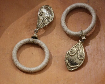 Clip-on earring in gold-plated copper and beige rope